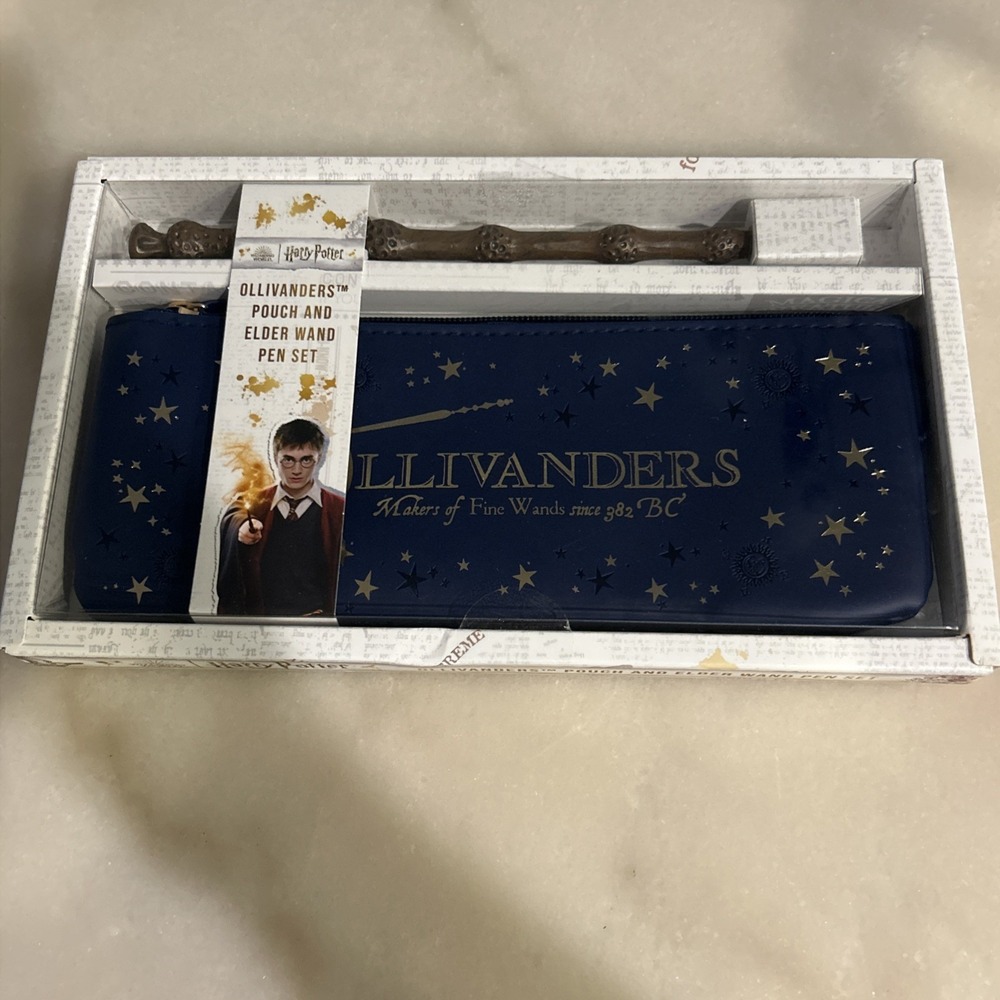 Harry Potter Wizarding World Ollivanders Pouch and Elder Wand Pen Set New In Box